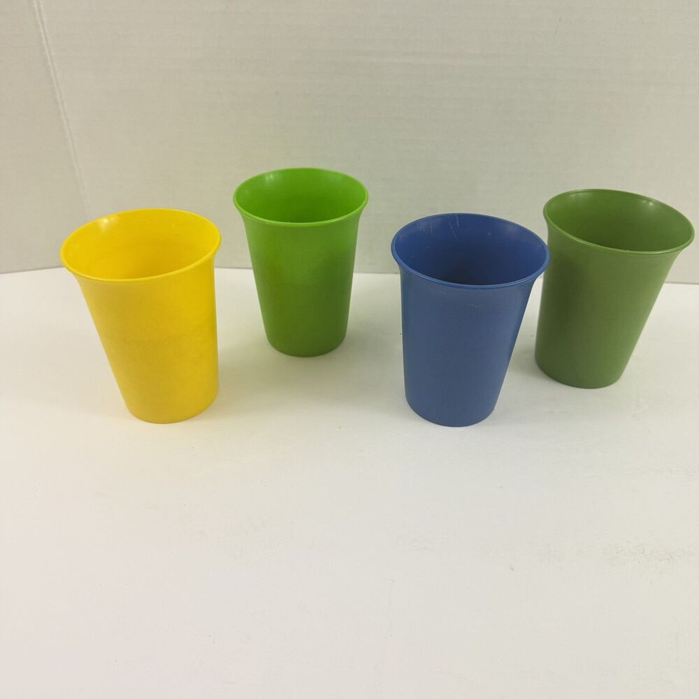 Vintage Tupperware #109 Classic Kids Bell Tumblers 7oz Cups  Lot Of 4